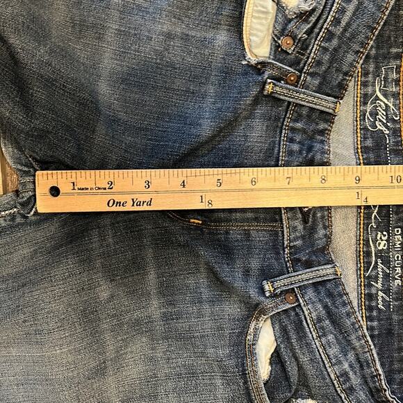 Levi's Women's Demi Curve Distressed Skinny Boot Medium Wash Size 28 - Picture 4 of 7